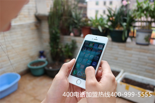 (移動(dòng)有400電話嗎多少錢)(電信400電話和移動(dòng)400電話哪個(gè)好？)